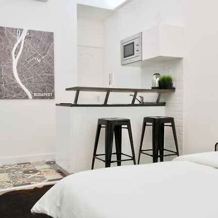 Standard Apartment By Hi5 - Nagysandor Street Budapest Bagian luar foto